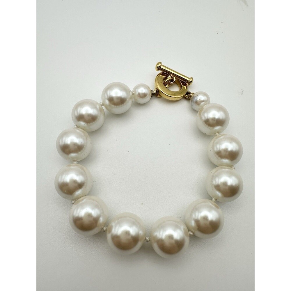 Vintage Glass Faux Pearl Toggle Bracelet 7.5” Gold Tone